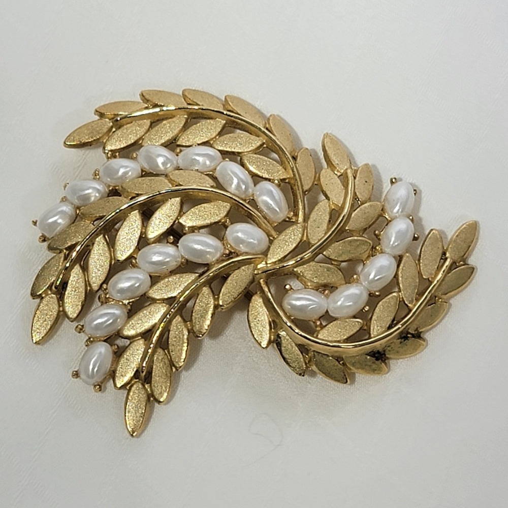 Trifari Vintage Gold Tone Faux Pearl Leaf Wheat Brooch Pin Textured MCM Signed